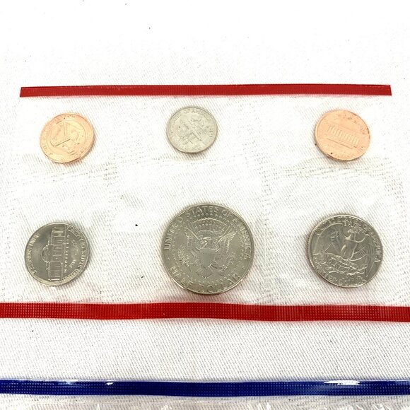 1992 Uncirculated United States Coin Proof Mint Set D and P Mint Marks - Picture 5 of 8